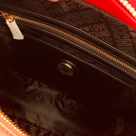 ❤️ Love Moschino red grommet logo tote bag. - Picture 4 of 4